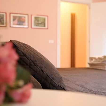 B&B Rosa โกเซนซา ภายนอก รูปภาพ